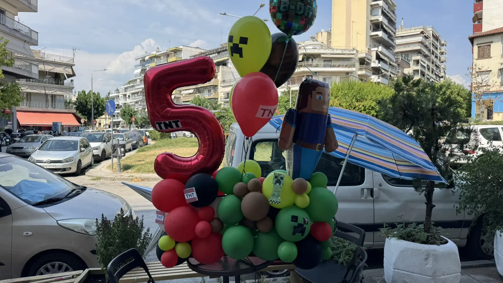 Σύνθεση 8162
